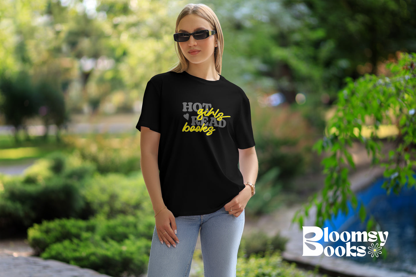 CAMISETA HOT GIRLS READ BOOKS